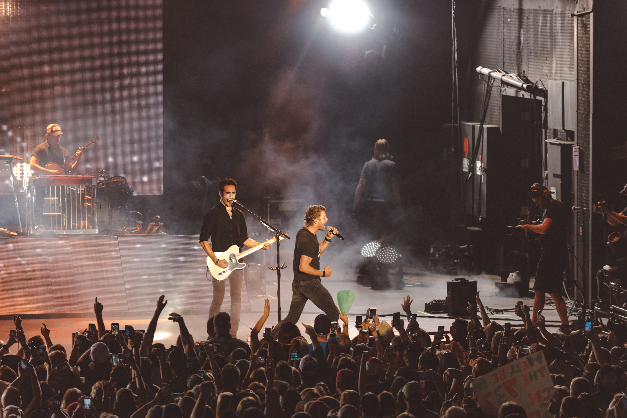 DenverConcertPhotographer_DierksBentley_Ultra5280.com-3293.jpg