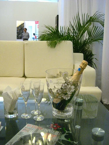 (VIP lounge ShContemp., photo by Daniel S. DeLuca )