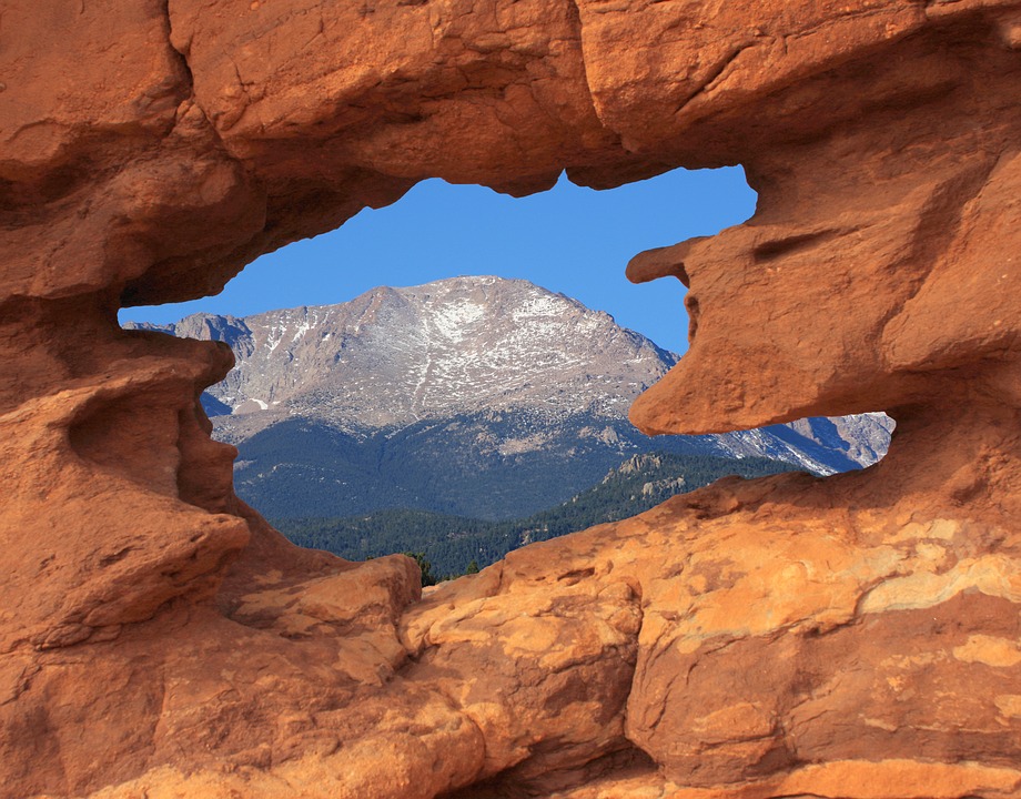 Pikes Peak From Garden of the Gods.jpg