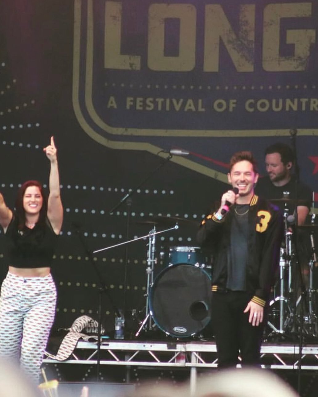 Tip top week with @cassadeepope finishing up @thelongroadfest Team of beauties working their magic as always. Extra spesh to have @sampalladio join us there too x