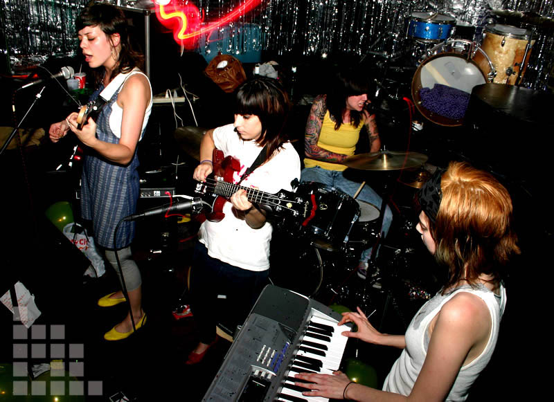 the coathangers - athens, ga2.jpg