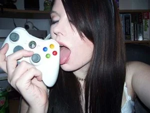 Girl gamer.jpg