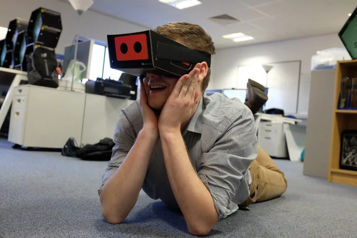 'VISR' Let's You Step Into Virtual Reality Without Spending A Fortune