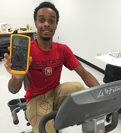 Study co-lead Haywood Hunter, shows off the TEG-embedded T-shirt at work.