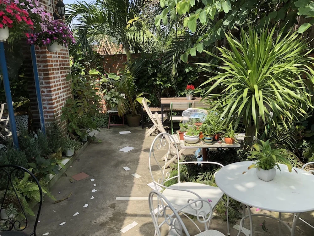 Great places to sit and converse. PHD's ascetic is wonderful. 