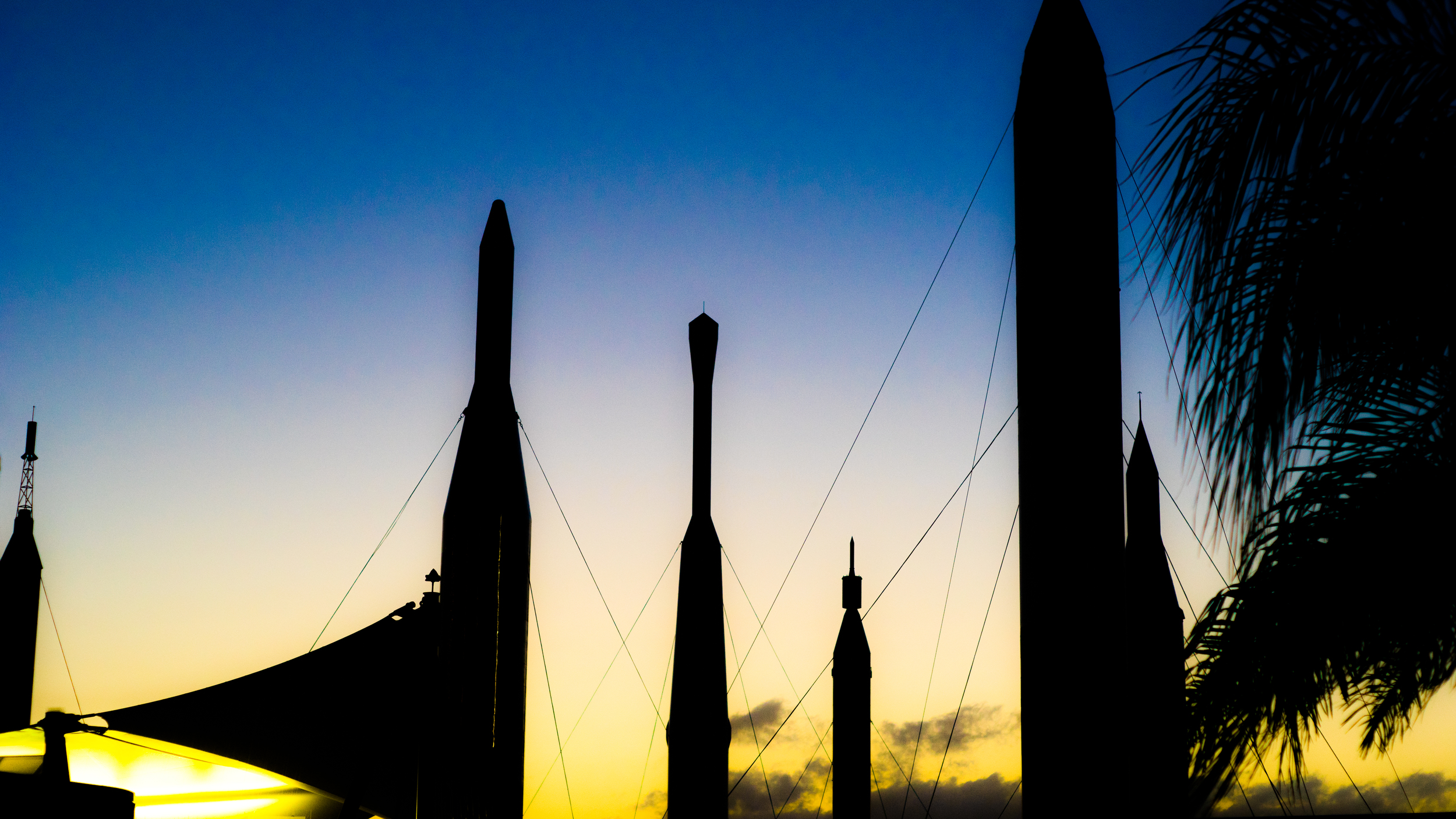 Kennedy_space_center_Pillars_of_space.jpg