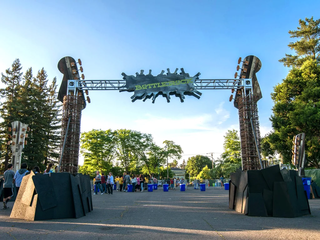 The only "bottle's" used the entire branding of BottleRock. That was intentional.