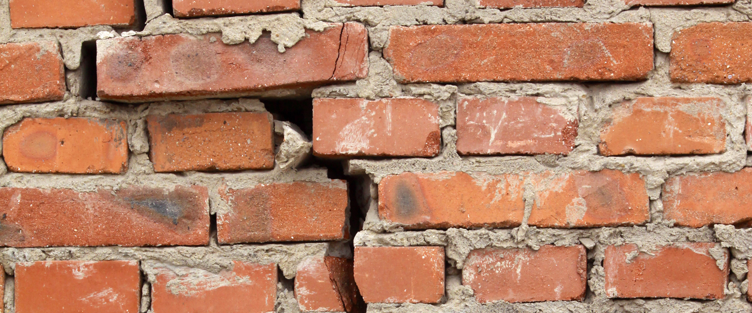 buildera-cracked-bricks-1500x620-rgb.jpg