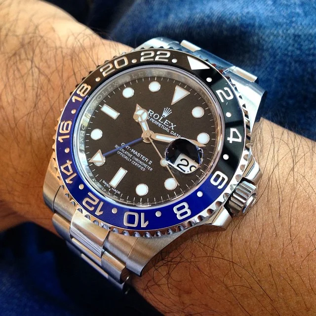 “It’s not who I am underneath but what I do that defines me” ✊ -Batman
#Rolex #BatmanGMT #BlackAndBlue #NightAndDay #GMT #WristShot #Watchporn #WIWT #WOMW #luxury #Timepiece #NoFilter #WatchDealer #Hawaii #Batman #Quote by honolulutimeco http://ift.tt/1zMzVcP