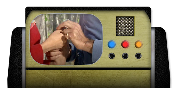 Tricorder-with-Dr-McCoy-03.jpg