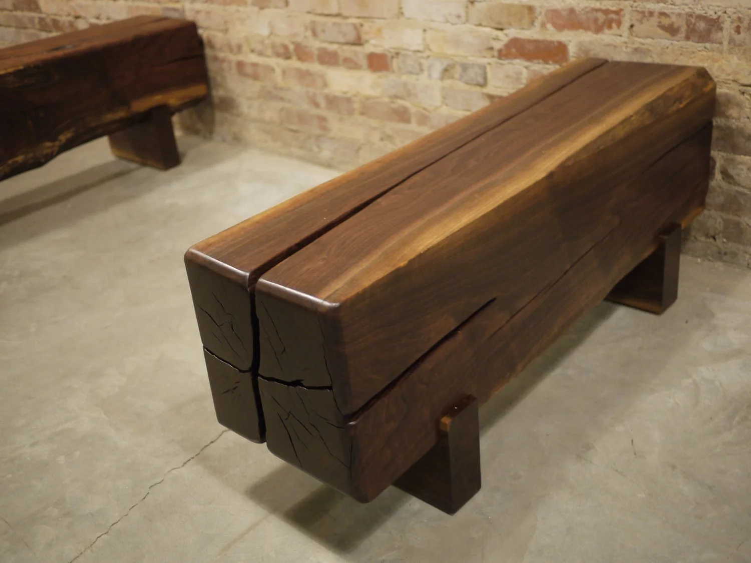 CUSTOM BENCHES 150010.JPG