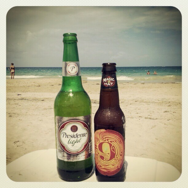 Presidente y Magic Hat 9 vía @desi_lani en Instagram