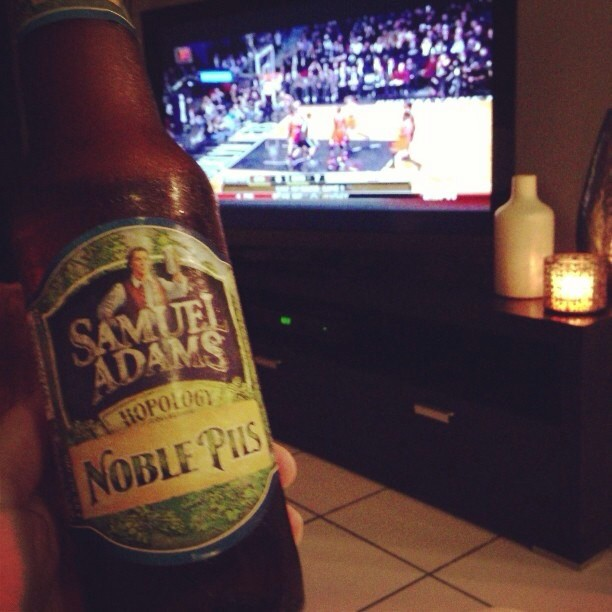 Samuel Adams Noble Pils vía @wilmagisselle en Instagram