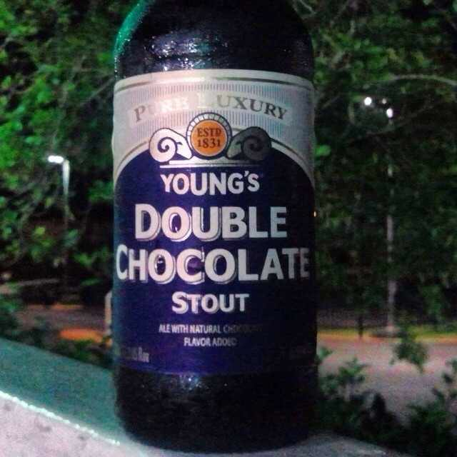Young's Double Chocolate Stout vía @valdorm en Instagram