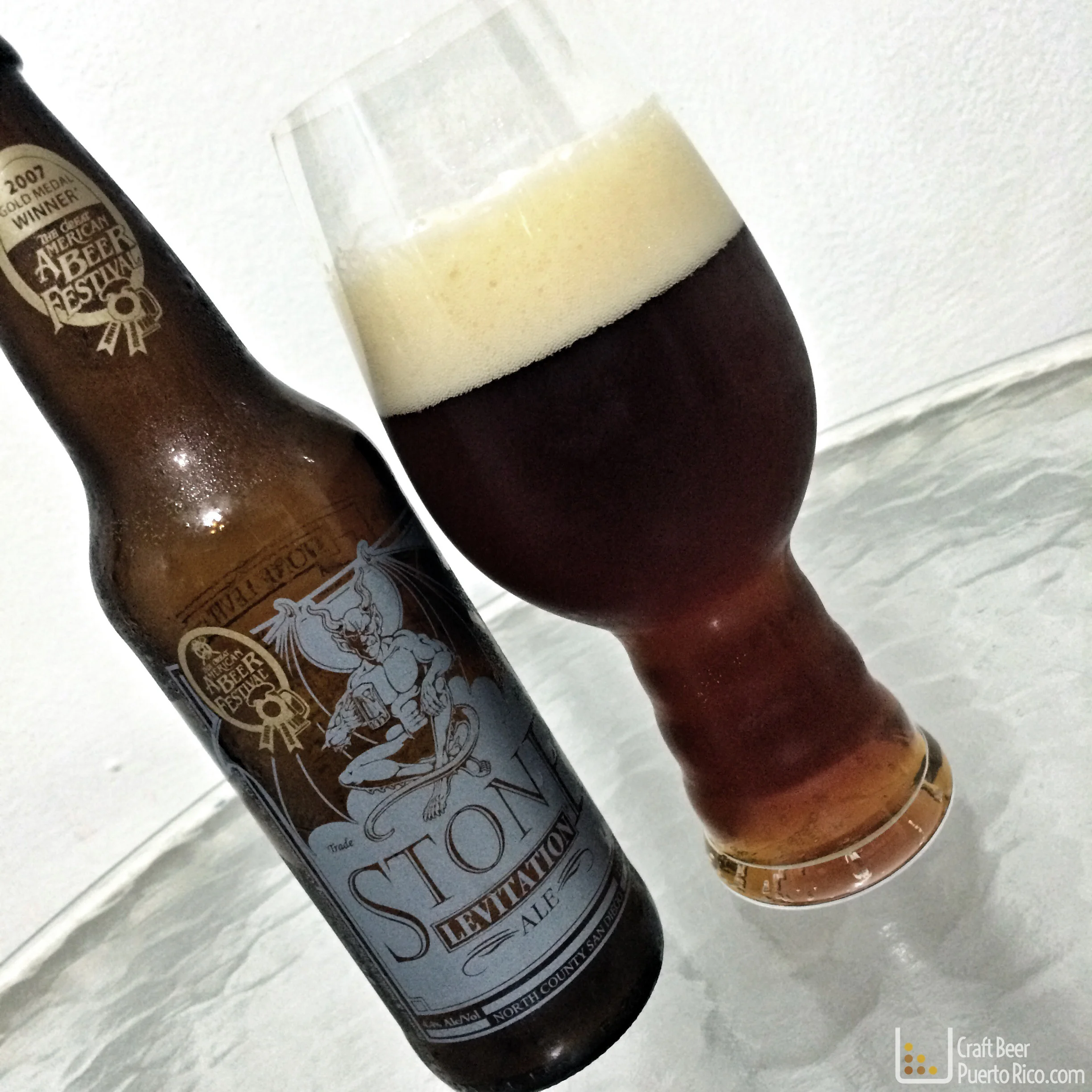 Stone Levitation Ale en un vaso de IPA
