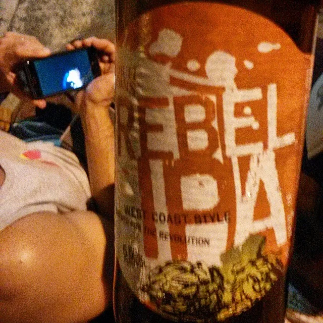 Samuel Adams Rebel IPA vía @valdorm en Instagram
