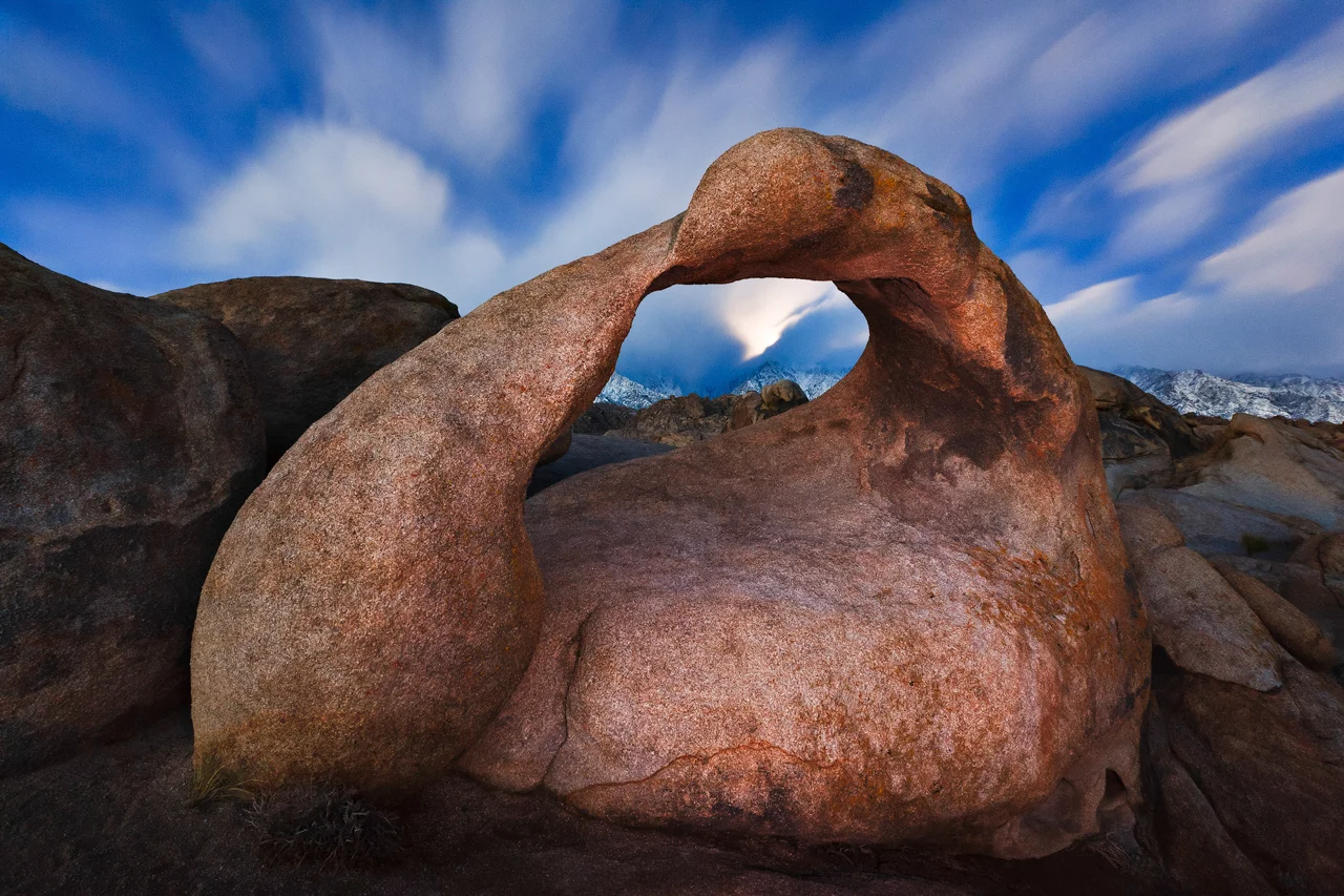 Mobius Moonsetting