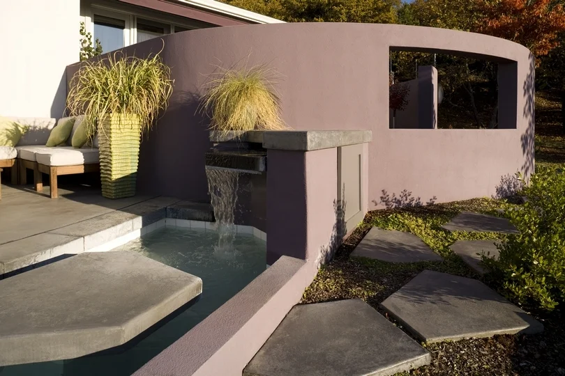 scwartz water feature - jacuzzi wall.jpg