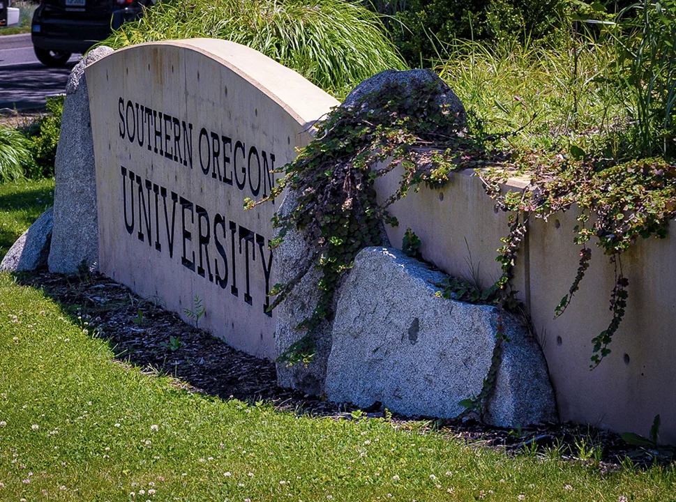 SOU Monument Garden-003.jpg