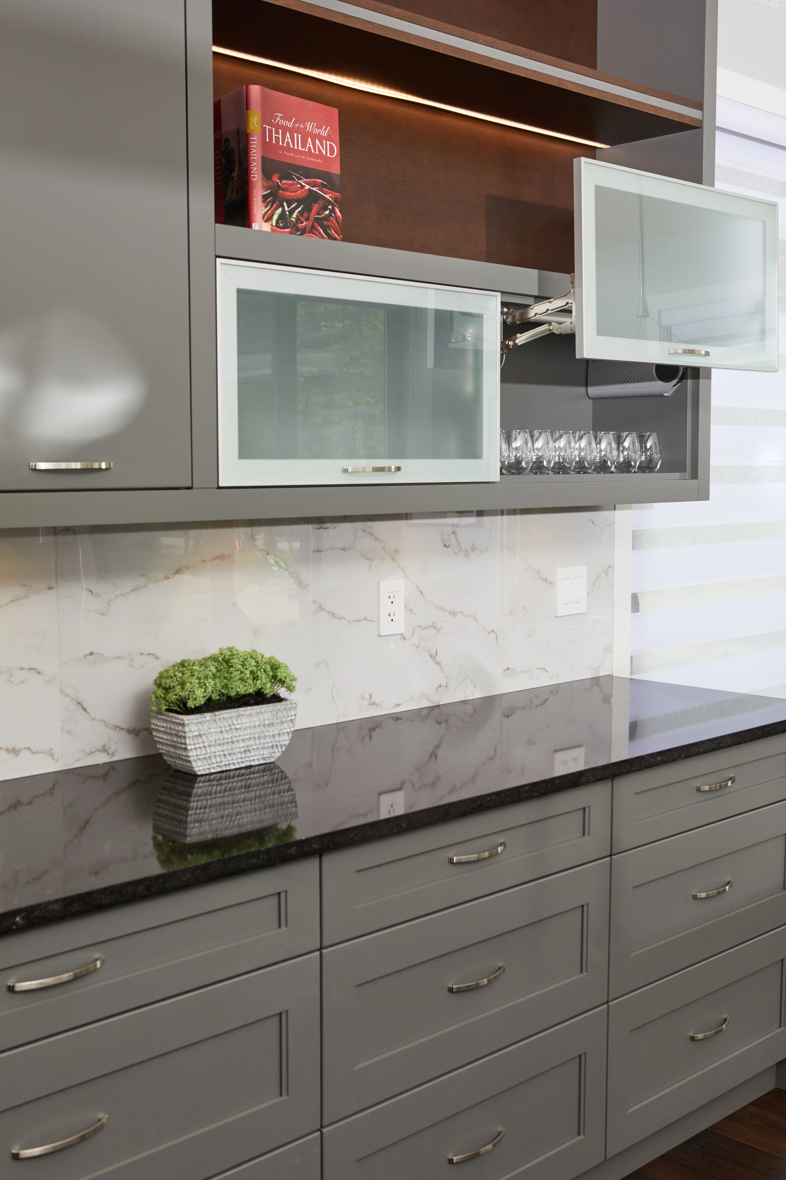 DistinctiveHomes3sisters10886.jpg
