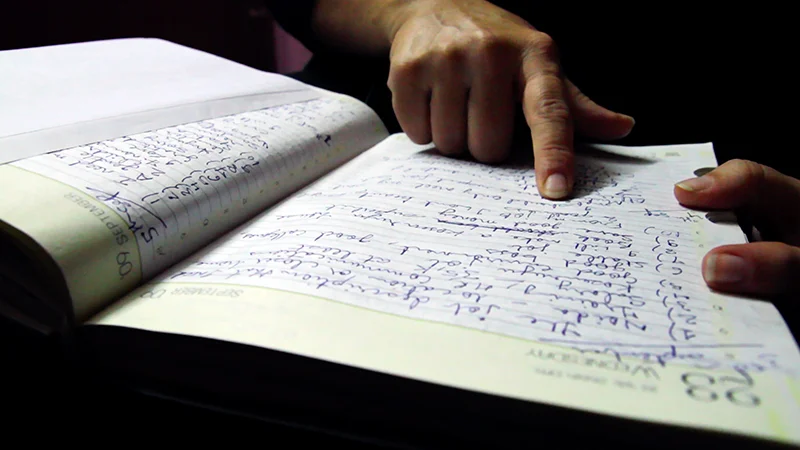 Manu, infected with HIV by her first husband, keeps a journal of her search for new love.
