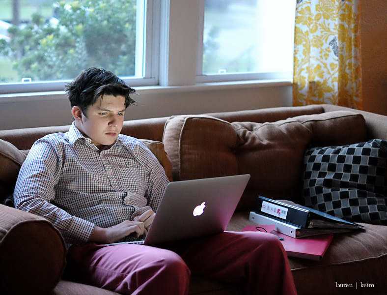 Homework time : Fuji X-E2, 35 mm
