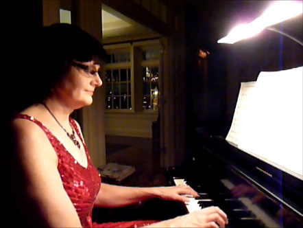 Sharon Planer performs Christmas music