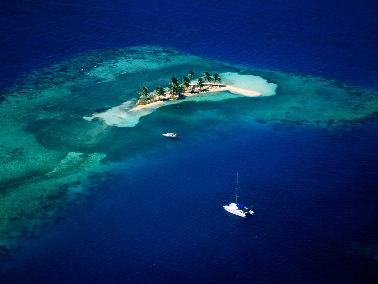 Goff's Cay, Belize — 17° 21.00'N 88° 02.18'W