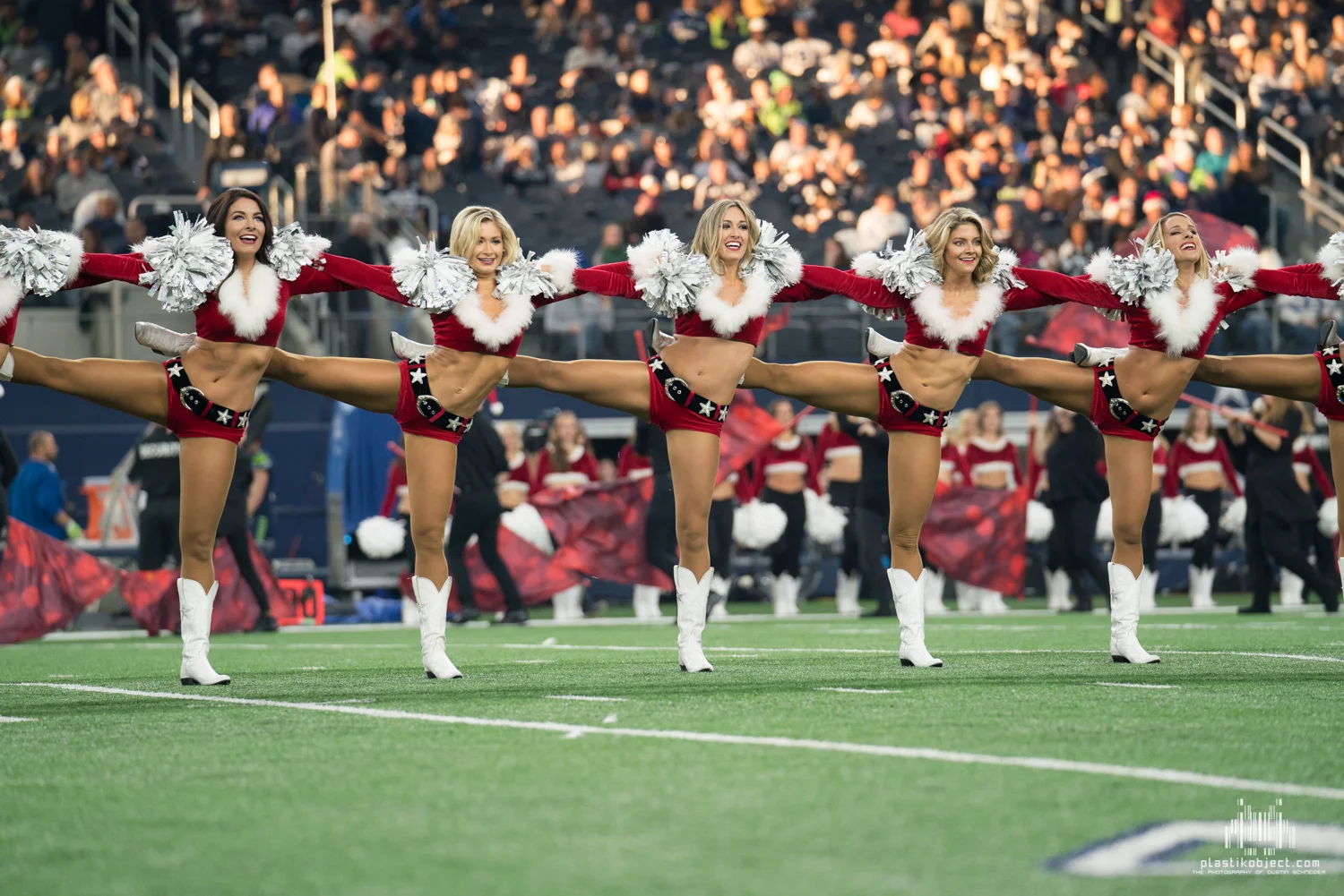 20171224_DalvsSea_cheer_Kickline-9.jpg