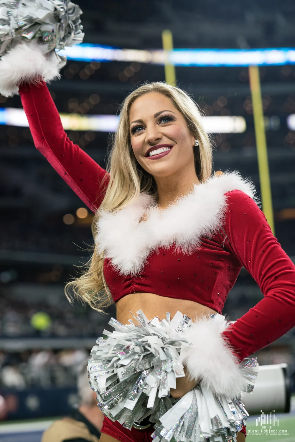 20171224_DalvsSea_cheer_Lexie-2.jpg