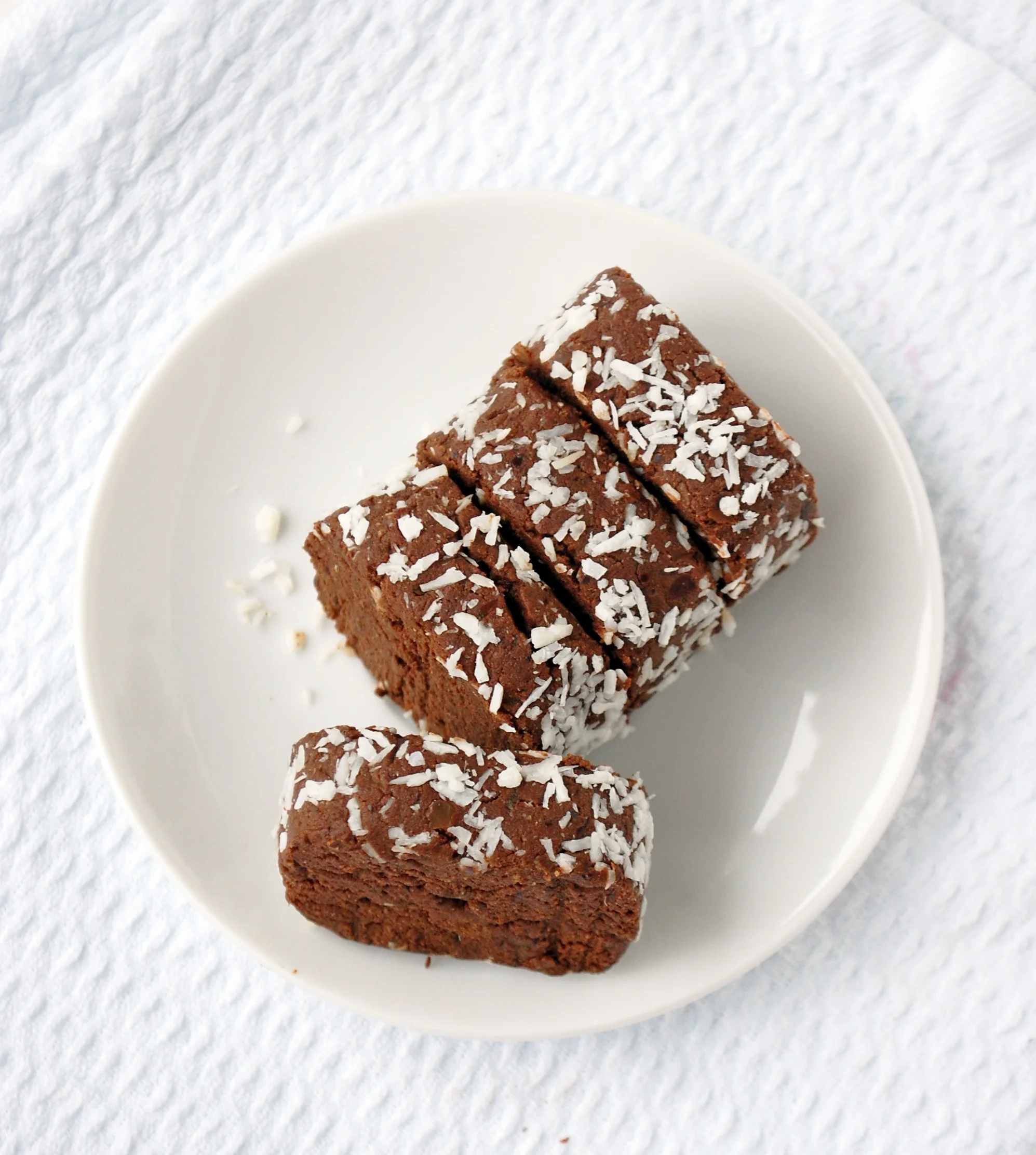 Healthy chocolate coconut fudge