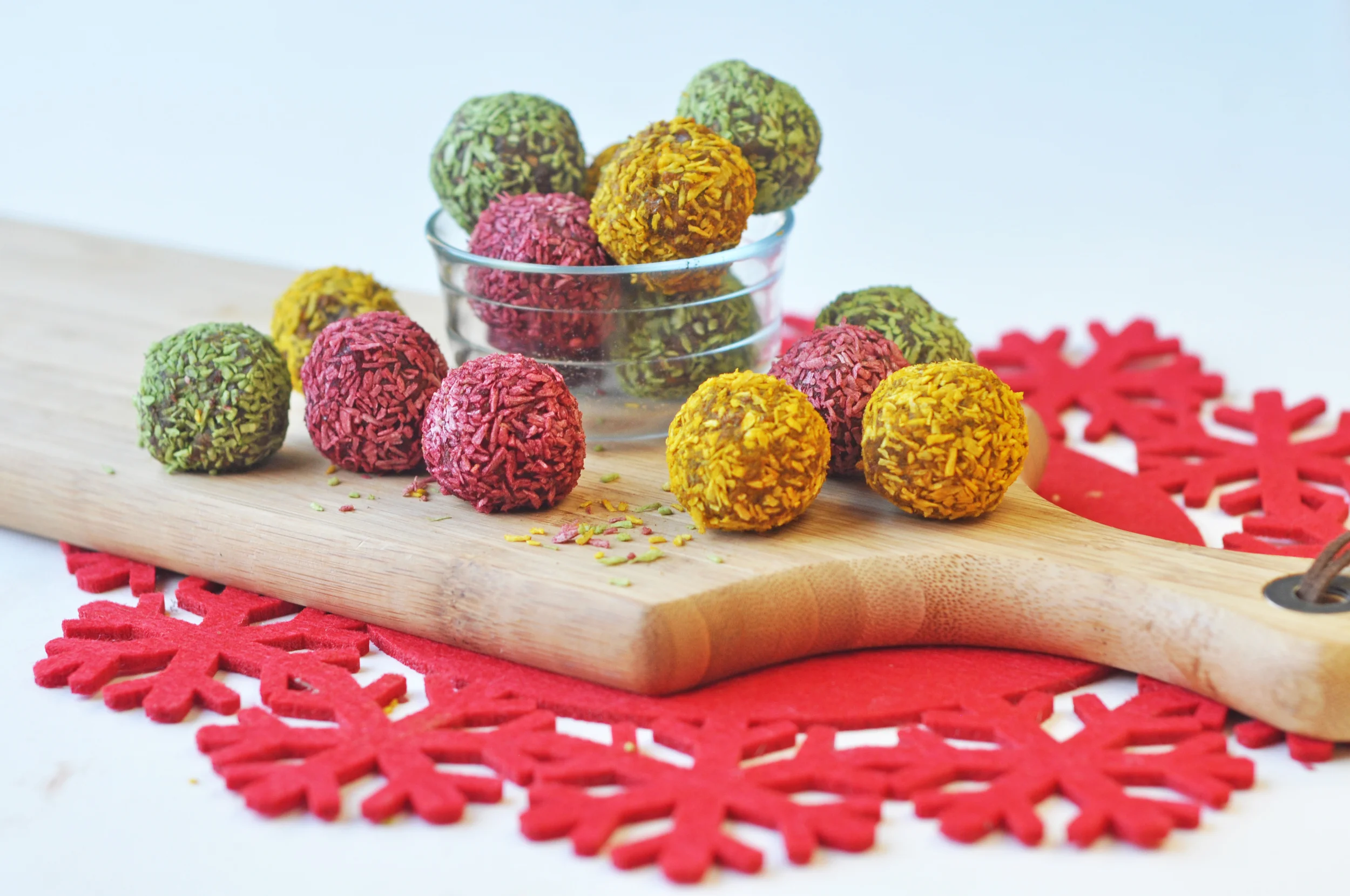 Christmas No-Bake Bauble Truffles