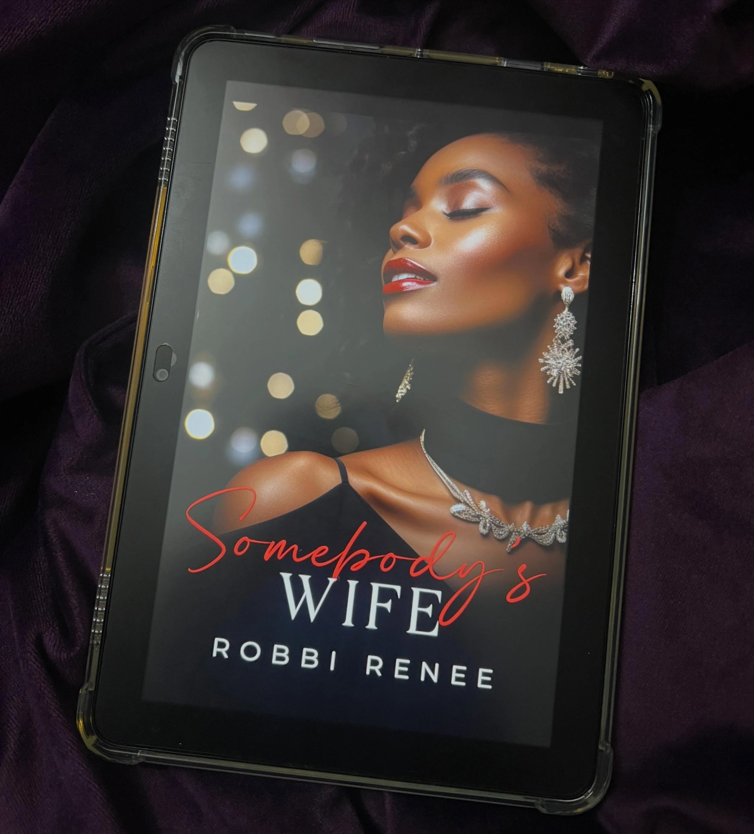 Somebody&rsquo;s Wife by @robbireneewrites was one of my book club&rsquo;s picks last year. While the room at that month&rsquo;s meeting was split between three-star and five-star ratings, I landed firmly in the five-star camp.

What stayed with me m