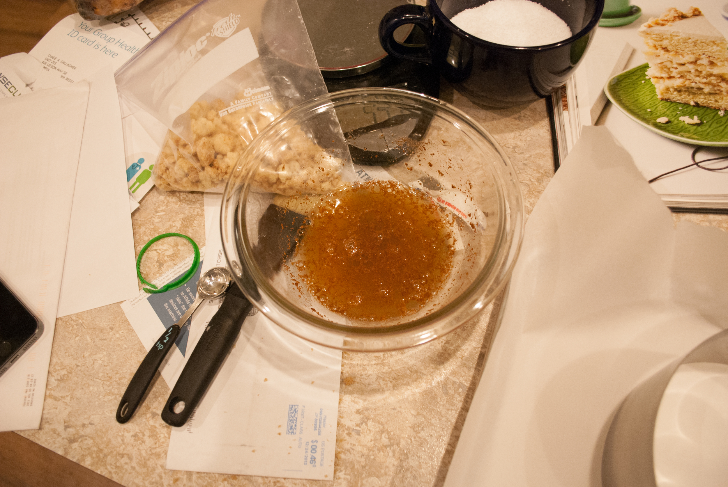 It's apple cider, a pinch of cinnamon, and a teaspoon of brown sugar how come you taste so good?