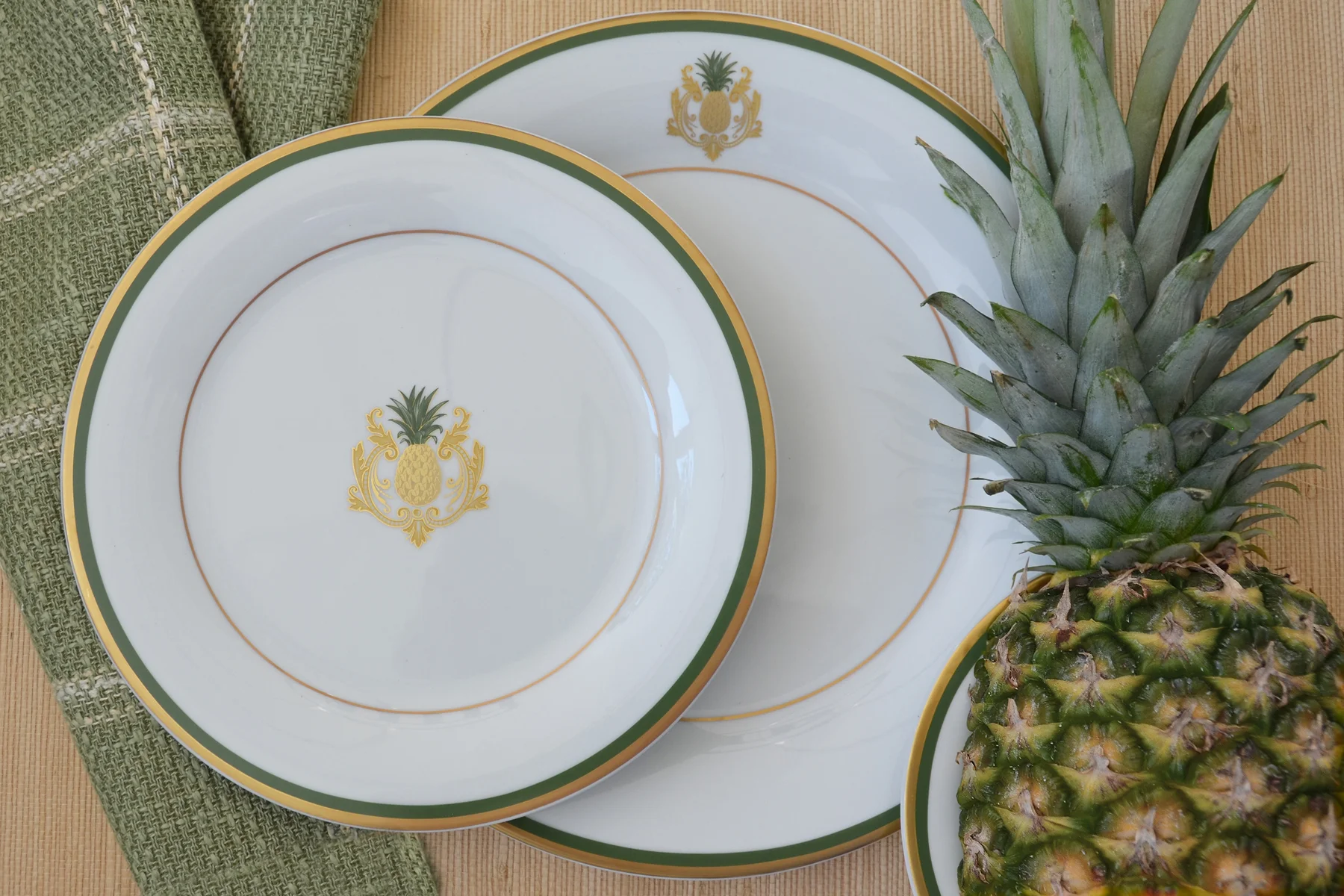 Pineapple Final Folder Napkin.jpg