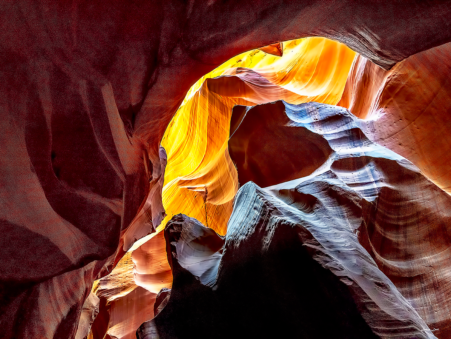 THE CRYPT IN ANTELOPE CANYON
