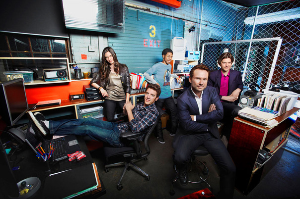 The-cast-of-FOXs-Breaking-In_gallery_primary.jpg
