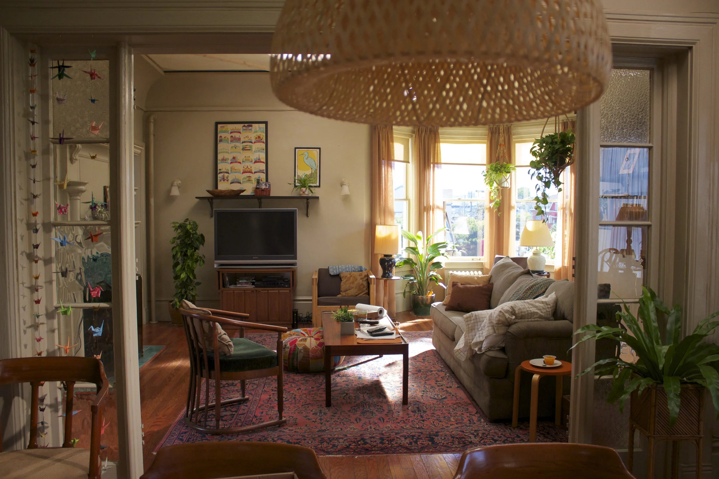 8d_intScottLuisAptSetPhoto.jpg
