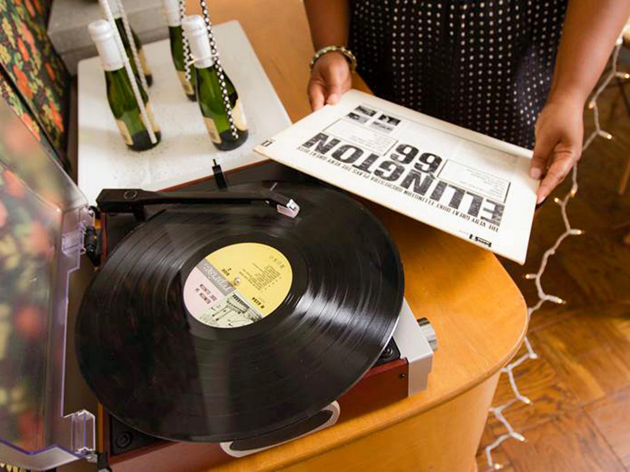 Original_Jeanine-Hays-new-years-eve-record-player_h.jpg.rend.hgtvcom.1280.960.jpeg