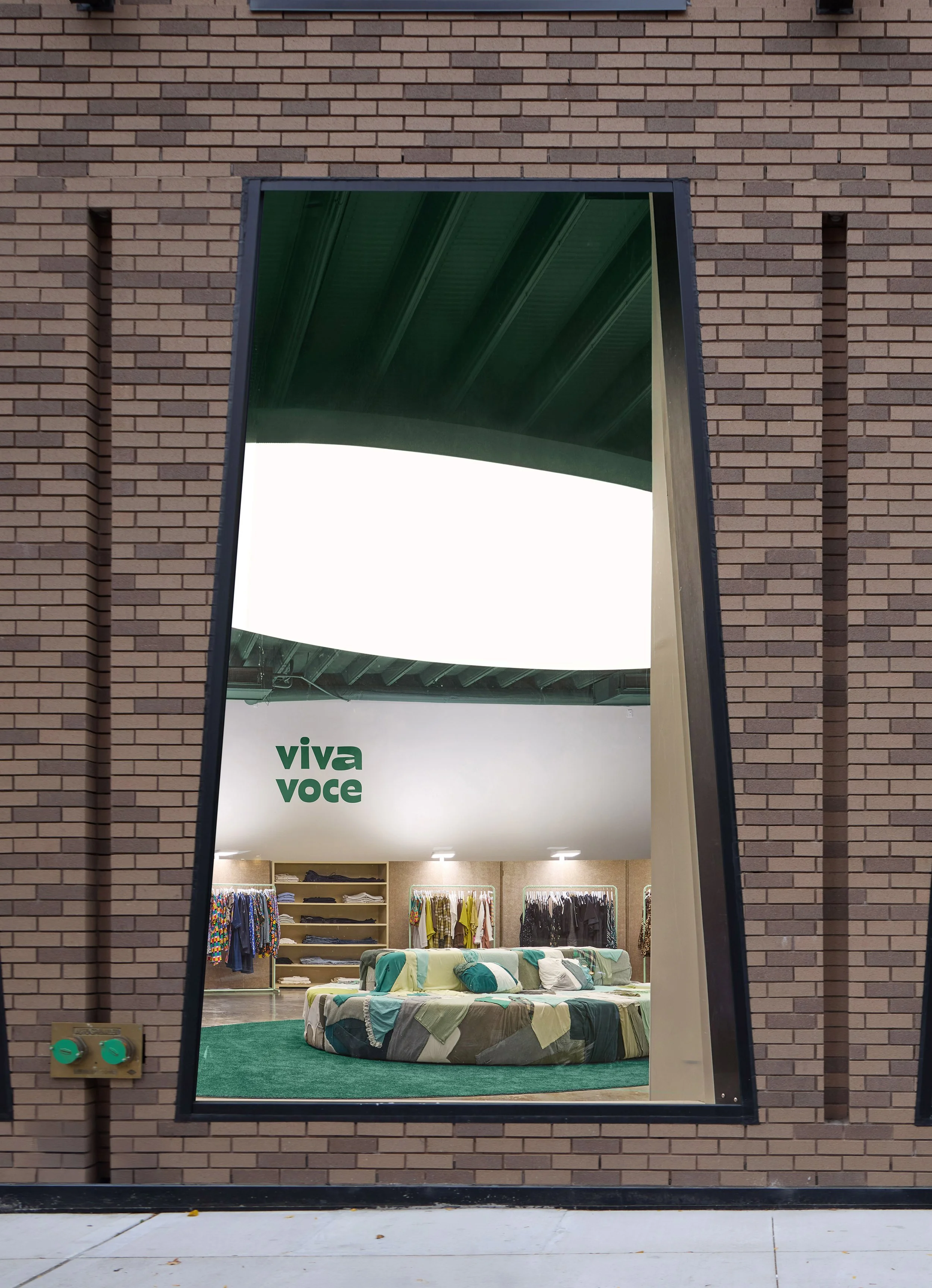 VivaVoce_exterior_01_sm.jpg