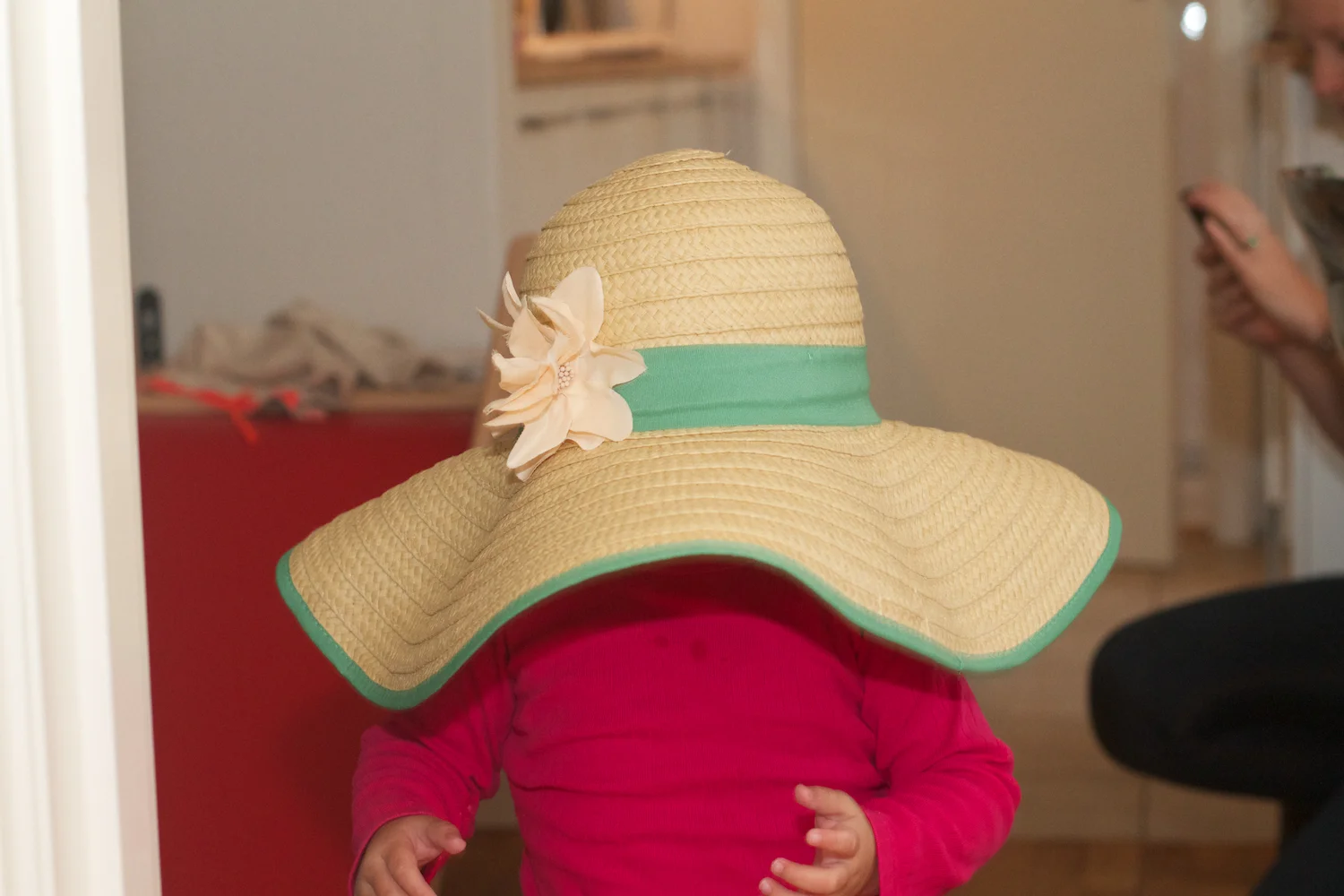 Anna gal tos med hat 2012_06_04 1.jpg