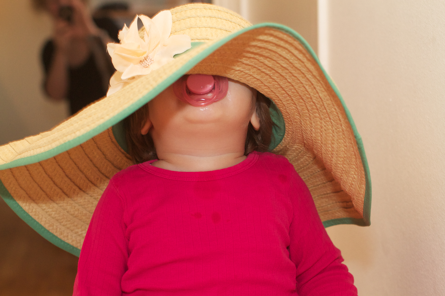 Anna gal tos med hat 2012_06_04 2.jpg