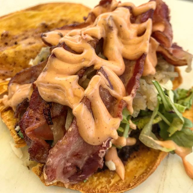 Pop up shop ALERT 🚨
Servin’ up: *Caramelized onions and bacon power patty
*Trini ‘doubles’