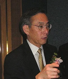 Obama has selected Steven Chu the Nobel Prize winning physicist to be energy secretary. This marks a fantastic shift from government cronyism to employing people with real skills and intelligence. I only hope that these appointments will do as much good as the appalling appointments by the bush administration did harm.
Steven Chu - wikipedia