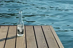 lake 4.jpg
Originally uploaded by jkprime .
Well its been over 100 deg F out here thats 38 of your much more sensible english celsius. With no airconditioning there are two choices when it gets this hot, hide in the basement or find some body of water to hurl yourself into. Yesterday we did the latter today I am blogging from the former.