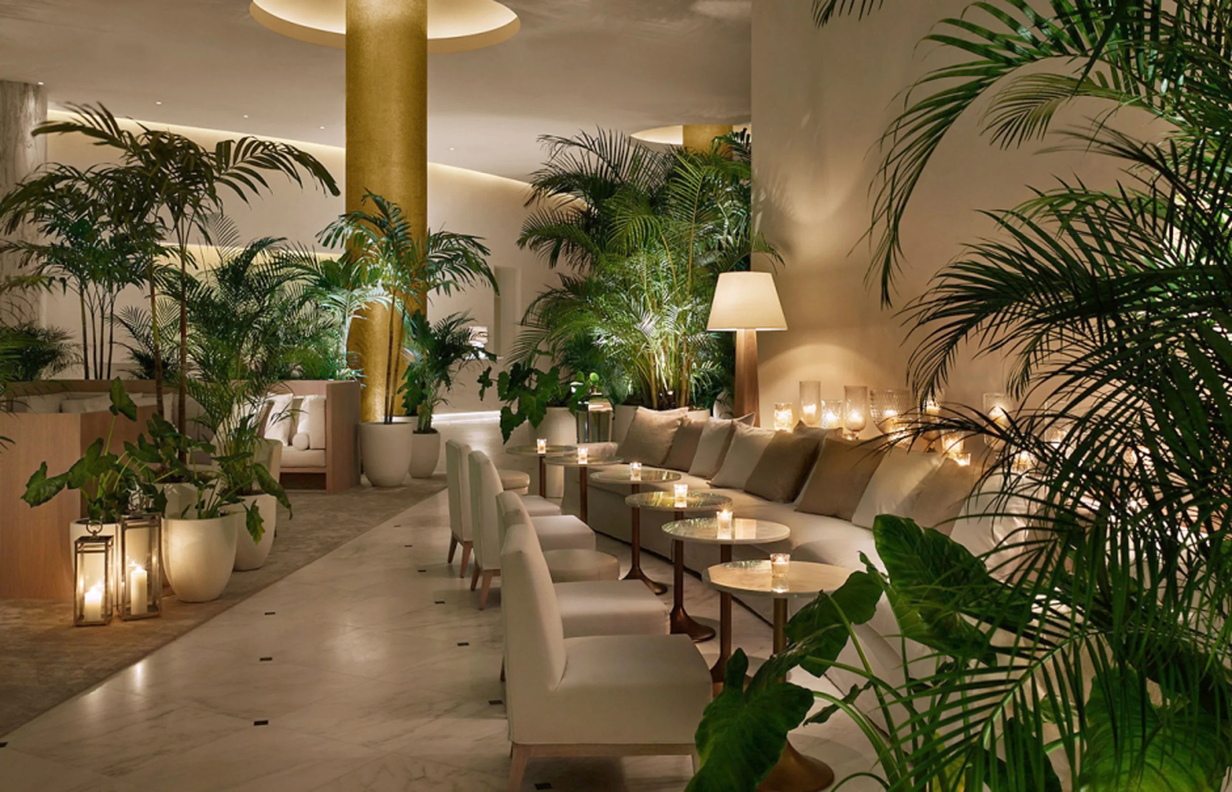 21147_crop_940x604_lobby-night-candles-1870x1401.jpg