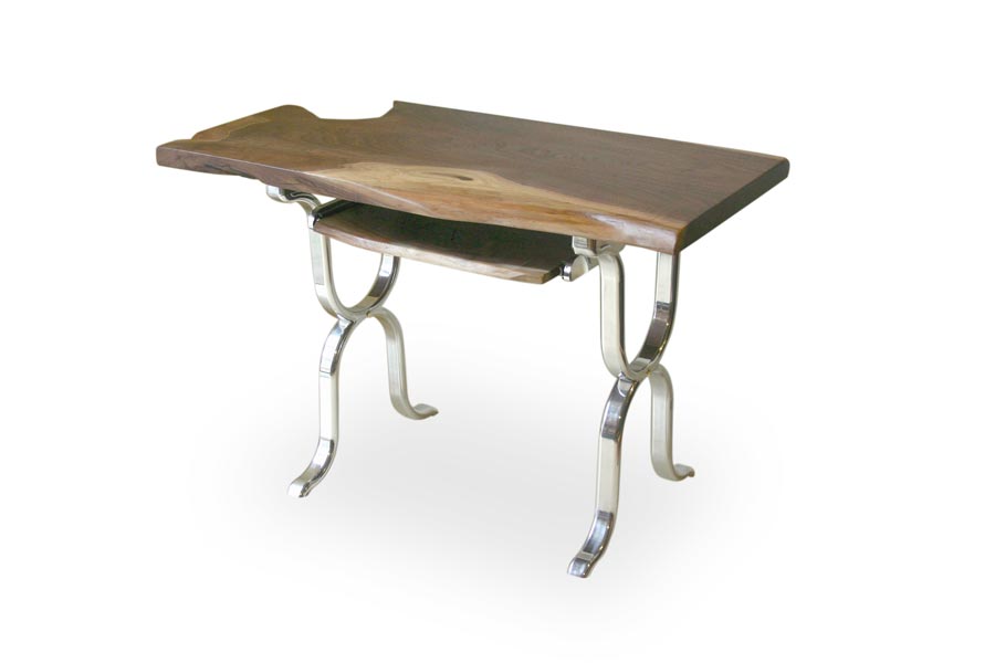 michaeldesk.jpg