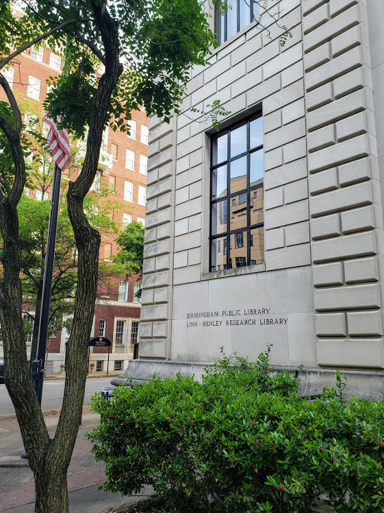 Linn Henley Library.jpg