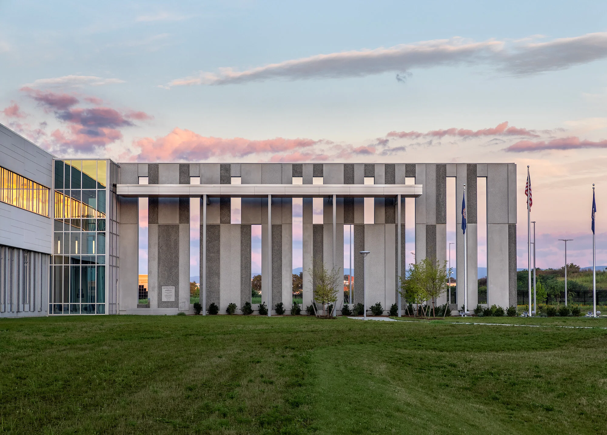 VA3008RC_GS-03-P-16-DX-C-7007_Visitor Entry_03.jpg