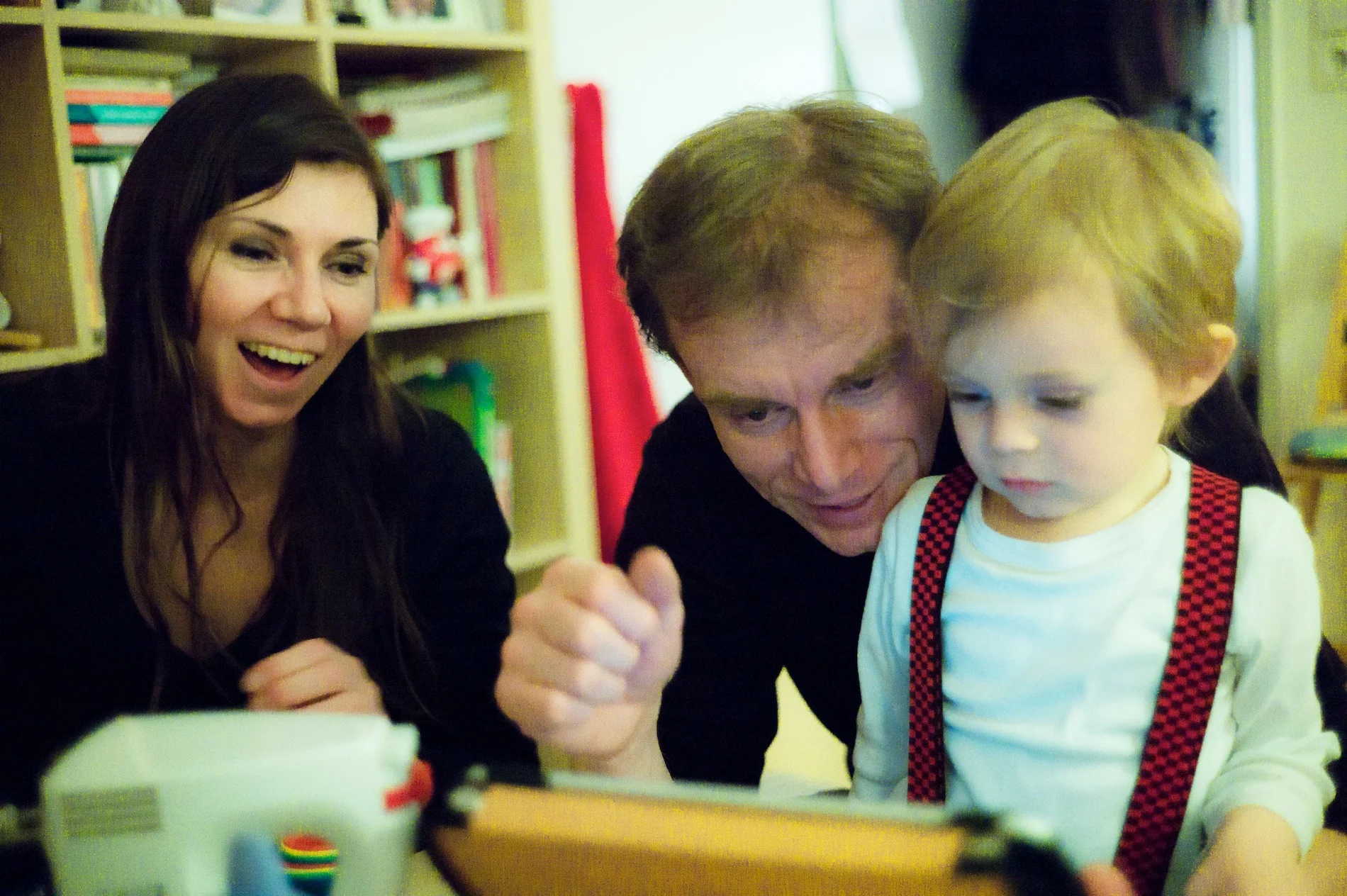 This could be an ad. But it isn't. It is the great Naida-Laine family.